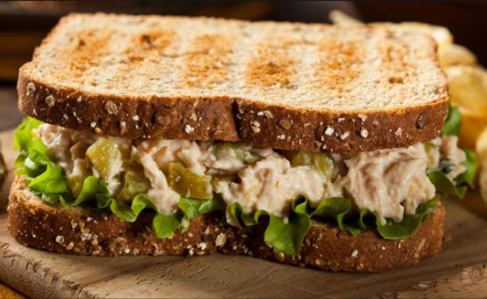  MAIS CREMOSOS: Pare de usar maionese no sanduíche de atum e troque por um ingrediente simples