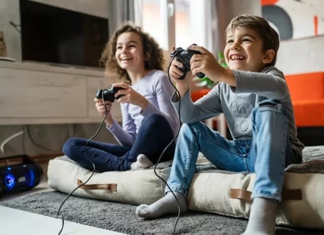 DIVERSÃO SEGURA: Energisa dá dicas para proteger crianças no uso de aparelhos eletroeletrônicos