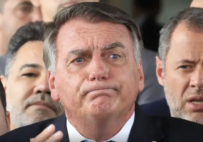 RESTRIÇÃO: Bolsonaro pode ser preso se der entrevistas nas redes sociais