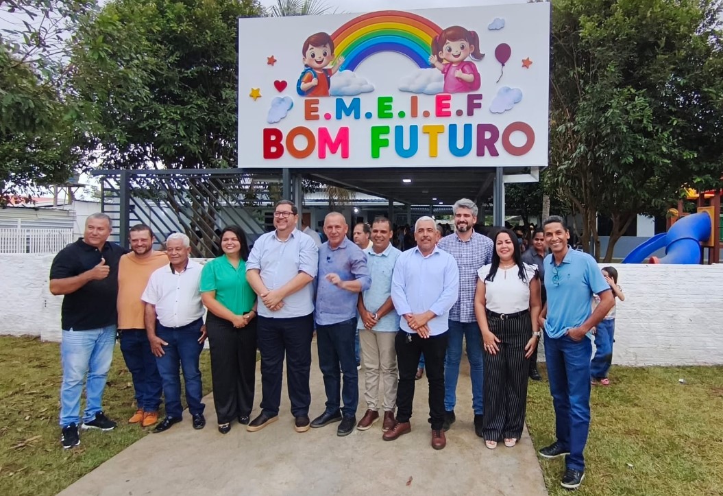 EZEQUIEL NEIVA: Deputado inaugura reconstrução de escola em Machadinho e anuncia investimentos