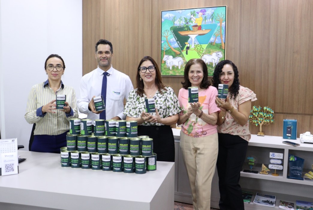 ARRECADAÇÃO: Sicoob Fronteiras doa mais de 2 mil cofrinhos à ASSDACO