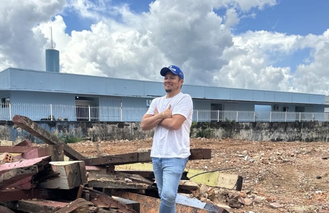 ZÉ PAROCA: Vereador visita área onde funcionava o antigo Cica na av. Rio Madeira