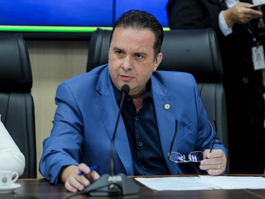 LUIS DO HOSPITAL: Deputado cobra soluções concretas para os servidores da saúde