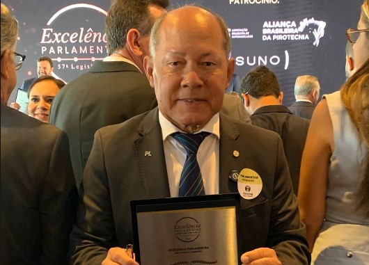 CHRISÓSTOMO: Deputado recebe prêmio 'Excelência Parlamentar' do Ranking dos Políticos