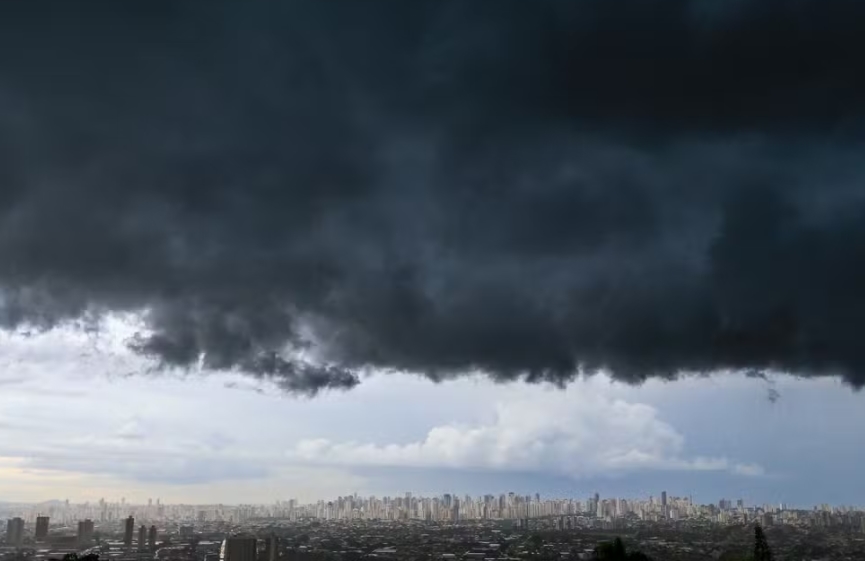 ALERTA:  Sábado quente  e risco de tempestade com granizo