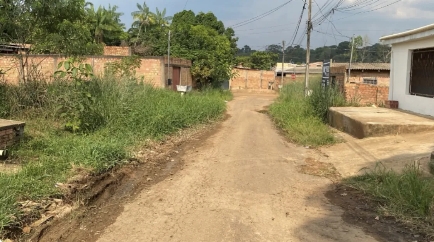 PASTOR EVANILDO: Vereador cobra limpeza e abertura de rua no bairro Aeroclube