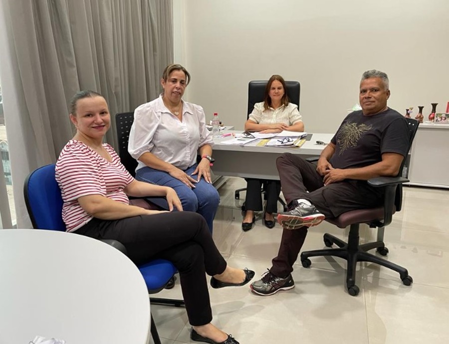 BAIXO MADEIRA: Vereador Valtinho Canuto participa de reunião na Semusa