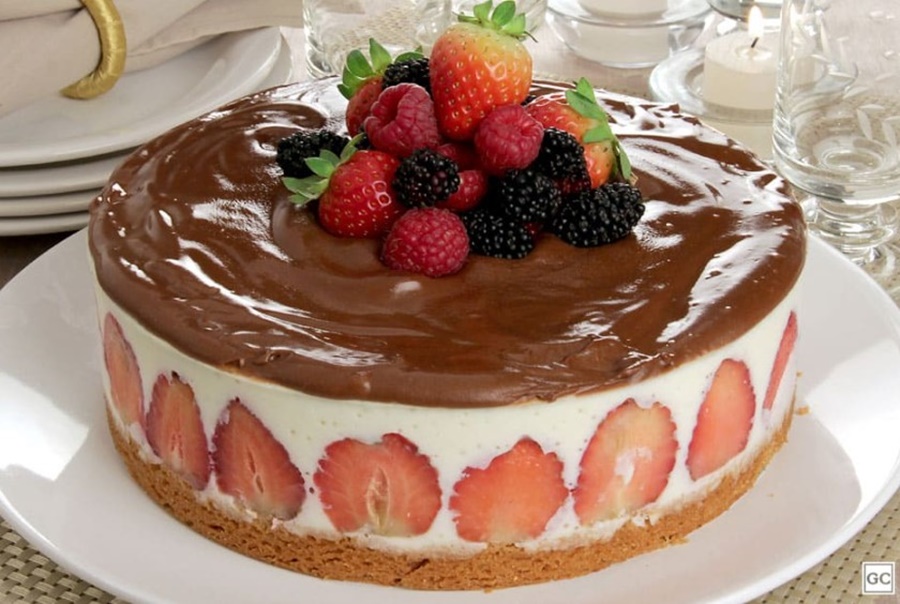 SOBREMESA: Receita deliciosa de torta doce de natal