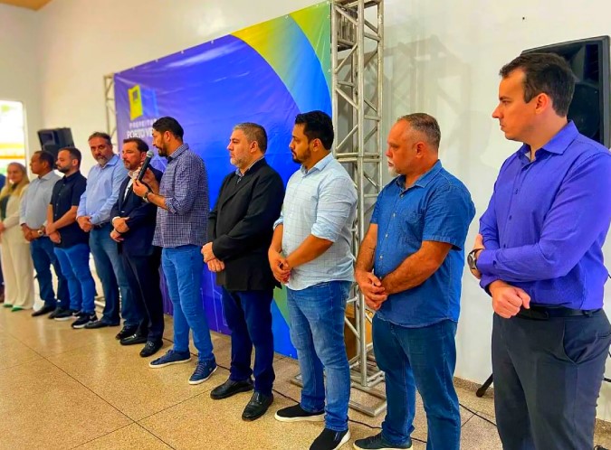 JOEL DA ENFERMAGEM: Vereador participa da solenidade de entrega da nova frota de coleta seletiva