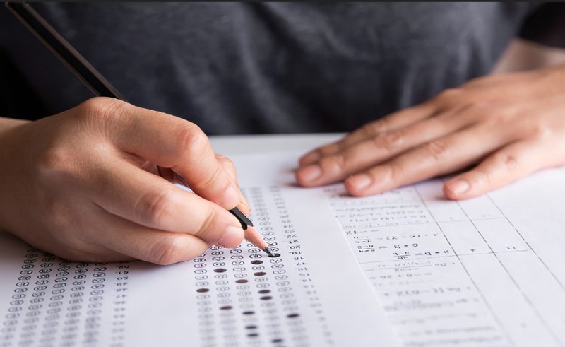 CHANCE: Secretaria de Educação lança processo seletivo oferecendo 4 mil vagas