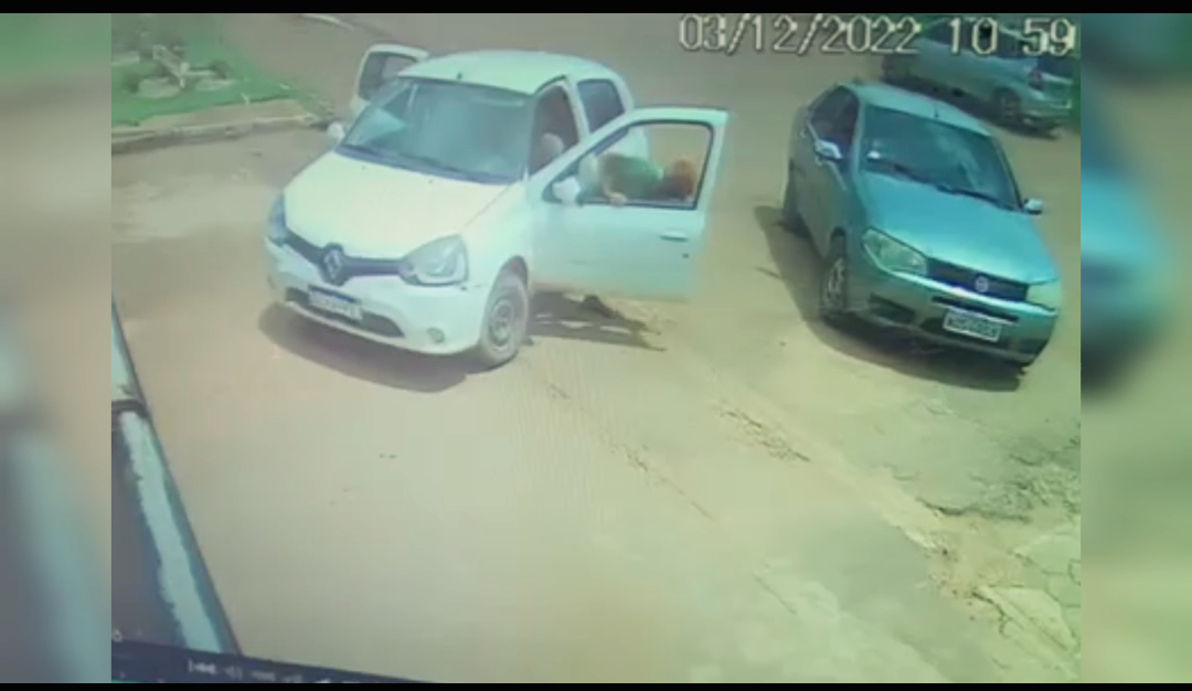 ASSISTA: Vídeo mostra ataque a tiros na frente de condomínio e dois são presos