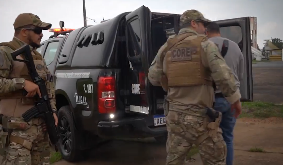 ASSISTA: Advogado acusado de golpes milionários é transferido do PR para Rondônia 