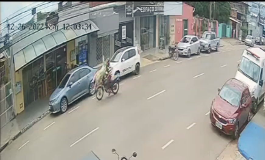DESACORDADA: Vídeo mostra grave atropelamento de mulher na 7 de Setembro 