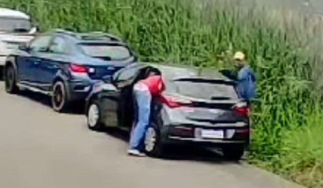 VÍDEO: Ladrões são flagrados furtados objetos em veículos de servidores do CPA