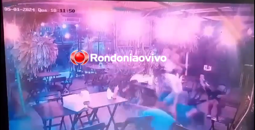 ATAQUE NO CONDOMÍNIO: Imagens mostram desespero de clientes e funcionários de lanchonete 