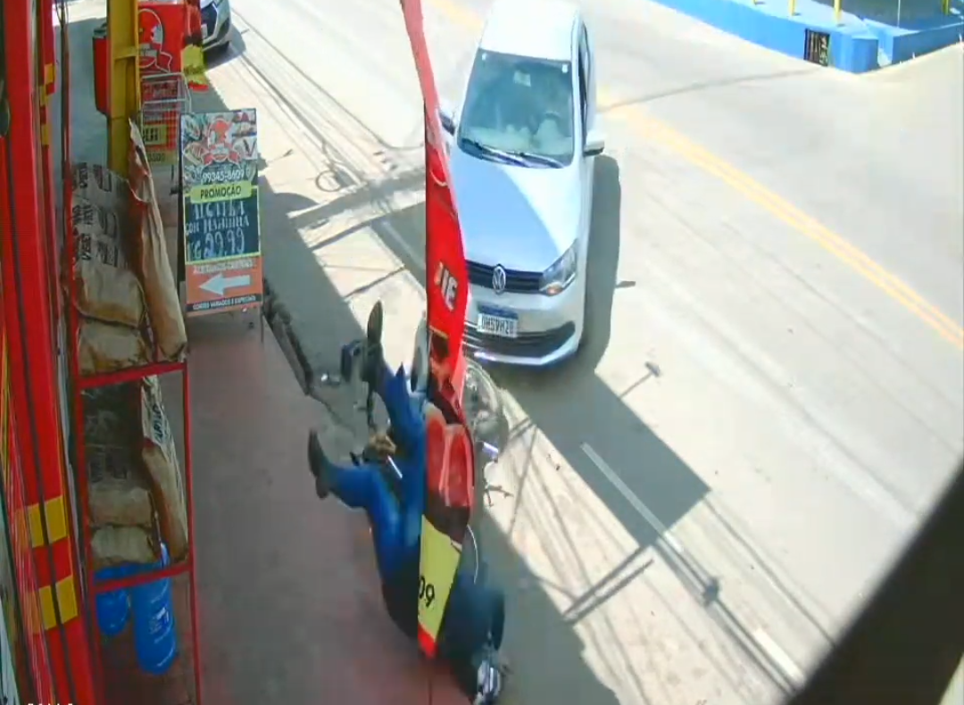 VÍDEO: Câmera de segurança registra acidente que deixou mulher ferida na Calama