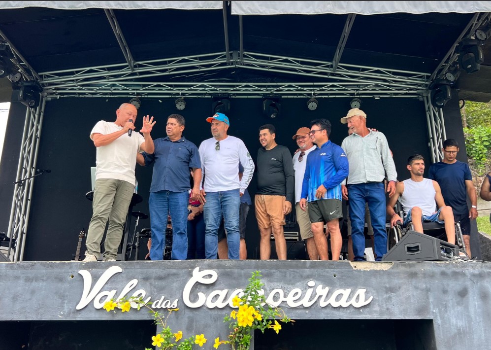 CHRISÓSTOMO: Deputado garante asfalto no acesso ao Vale das Cachoeiras