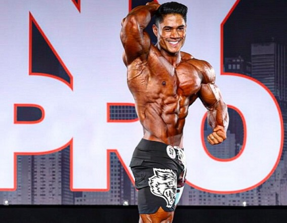 DROGARIA ULTRA POPULAR: PVH recebe visita de fisiculturista paulista em evento gratuito