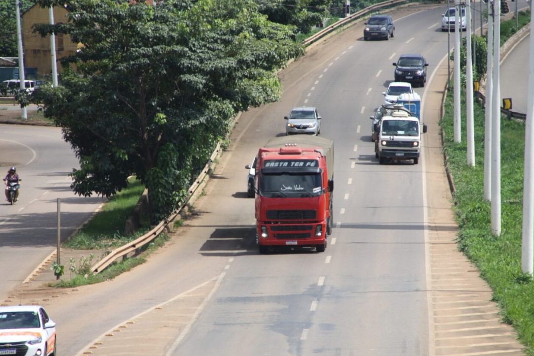 ANUAL: Licenciamento de veículos com placa final 1, 2 e 3 encerra dia 31
