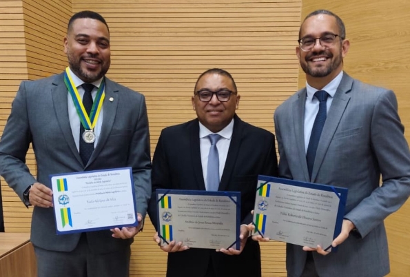 RECONHECIMENTO: Alero homenageia personalidades com títulos e medalhas em sessão solene