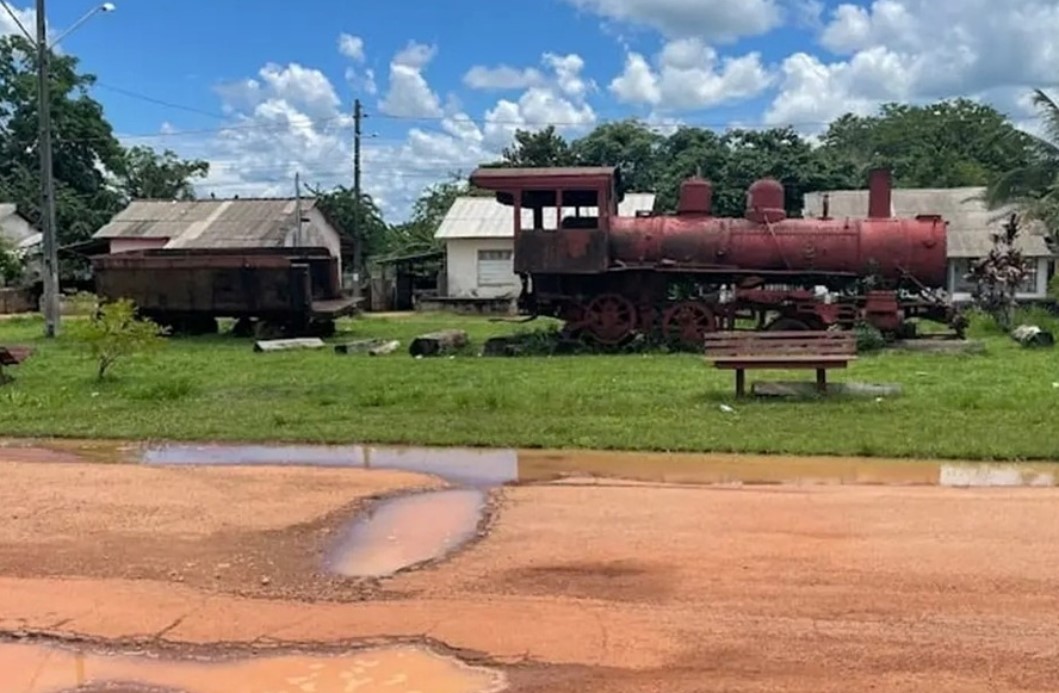 MADEIRA-MAMORÉ: Ferroviários cobram andamento da reforma da praça de Abunã