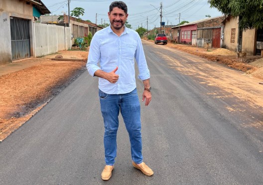 MÁRCIO PACELE: Vereador acompanha início da pavimentação no bairro Parque Amazônia
