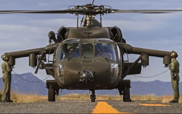 AVANÇO MILITAR: Aviação do Exército recebe primeiro helicóptero UH-60M Black Hawk
