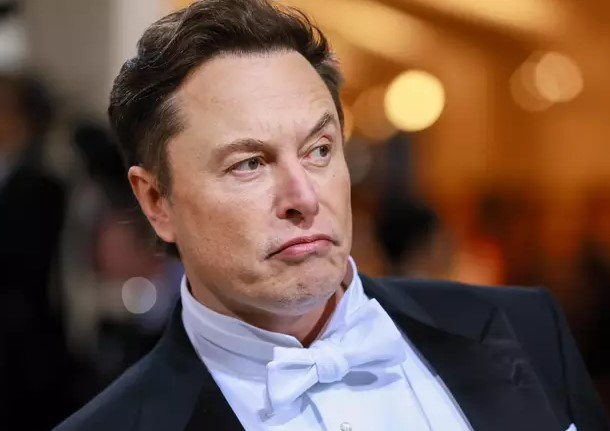 EUA: Elon Musk perde R$ 68,4 bi em um dia após lançar novo partido político