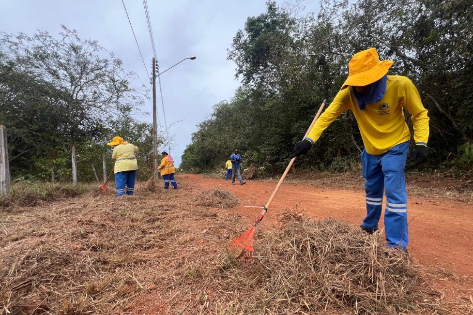 FESTIVAL DE PESCA: Prefeitura realiza limpeza completa na Vila Nova de Teotônio