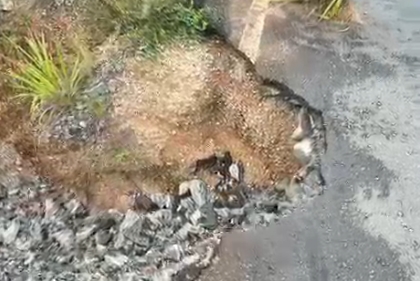 RONDÔNIA: Caminhoneiros querem fechar a BR-435 por causa de buracos e erosão