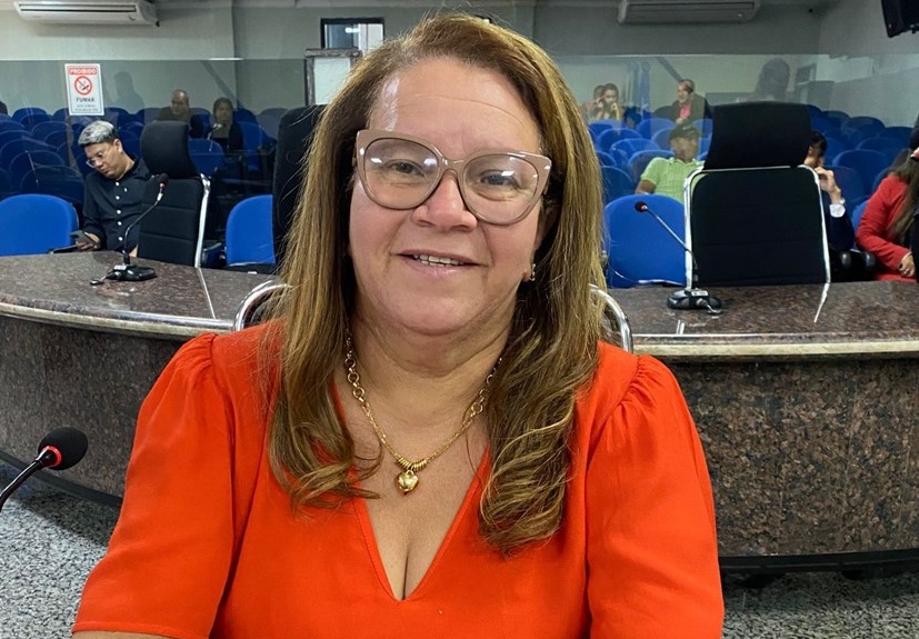 ELLIS REGINA: Vereadora tem pedido atendido na limpeza da Estrada dos Periquitos