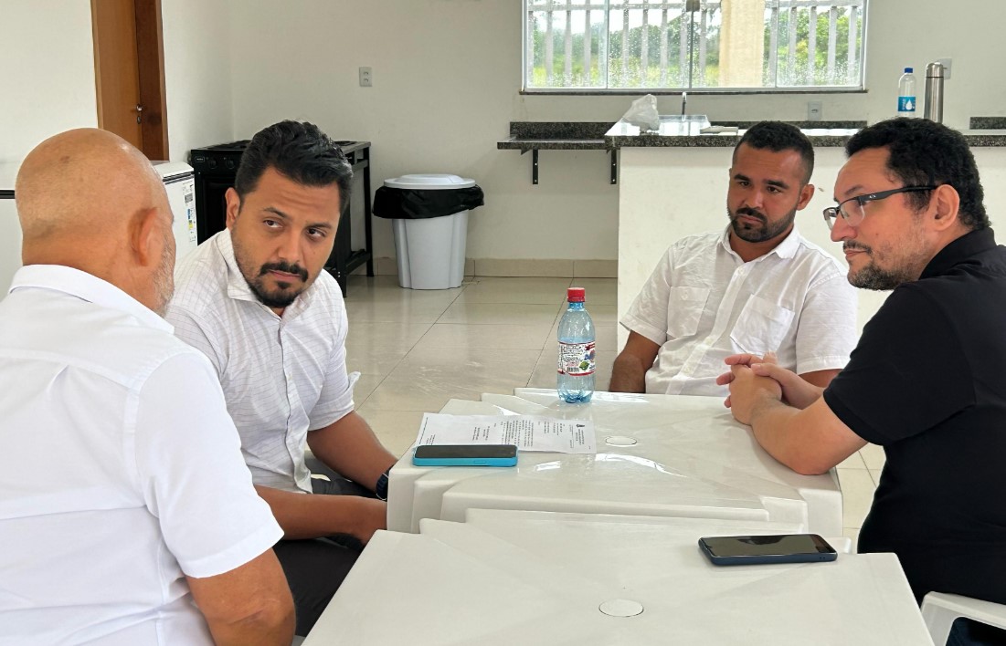 DR. GILBER : Vereador debate soluções de mobilidade urbana em reunião