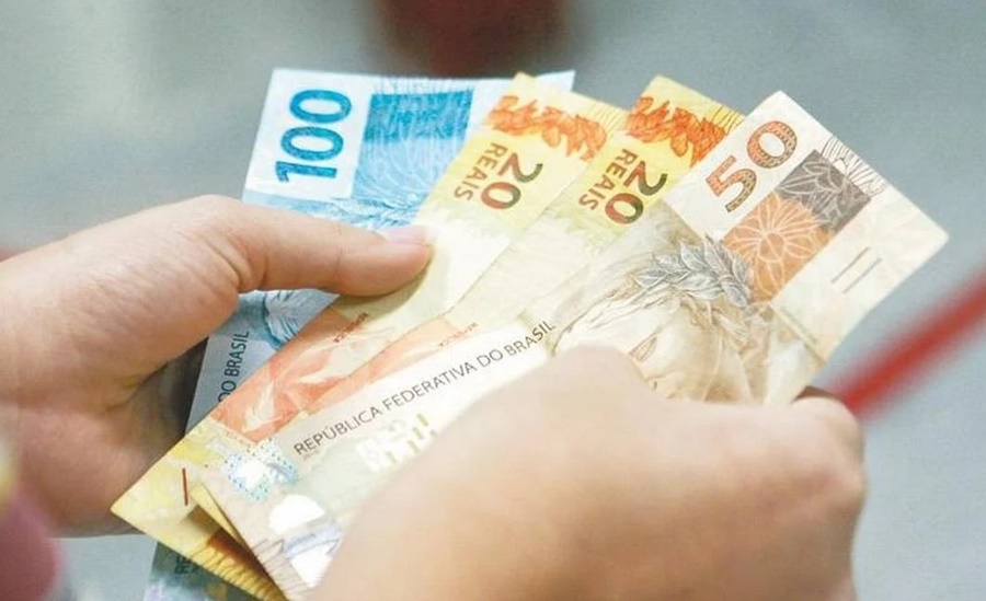 POBREZA: Governo Federal prevê que salário mínimo deve ser menor que o previsto