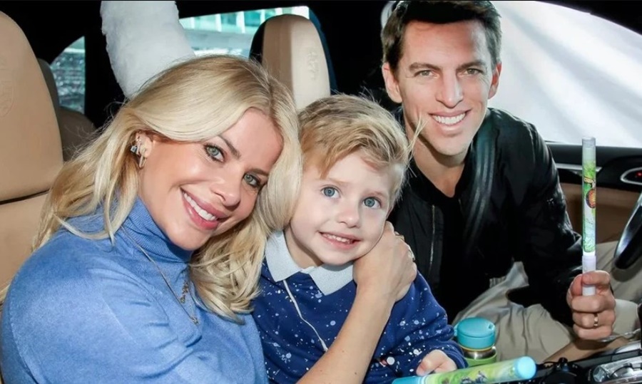 DISPUTA: Ex-marido processa Karina Bacchi por guarda de filho que ele não gerou