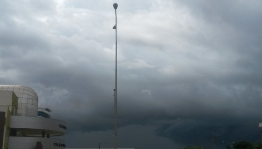 CÉU CARREGADO: Rondônia terá quinta-feira de chuva e calor