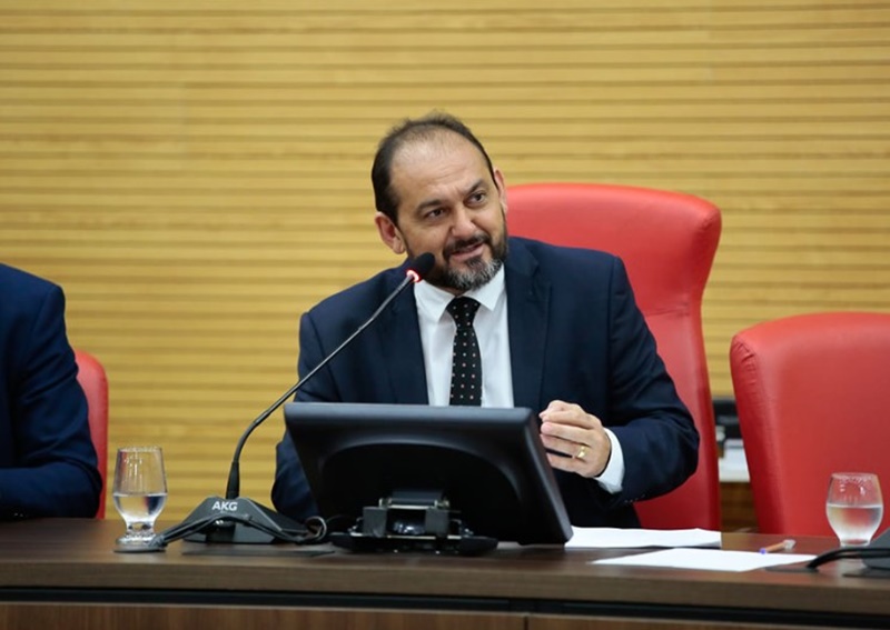 SEM PLANEJAMENTO: Deputado diz ser culpa de gestão anterior da Seduc problemas em escolas