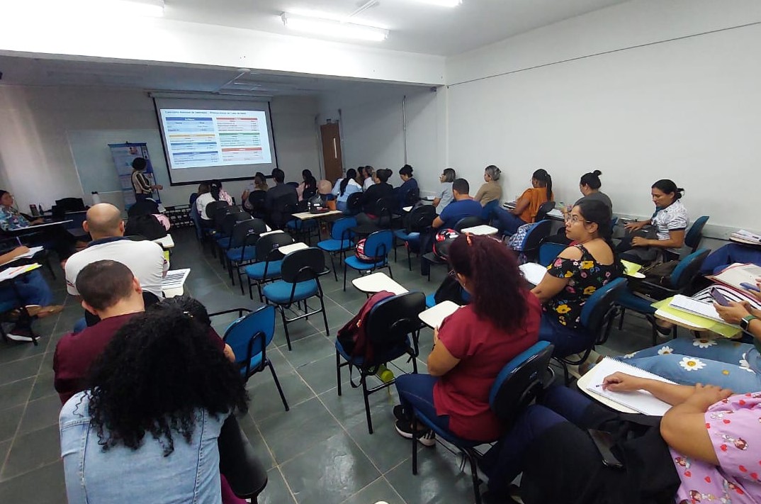 ATUAÇÃO: Prefeitura capacita novos vacinadores para atuarem nas unidades de saúde