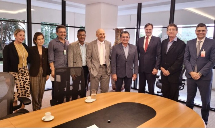 APÓS REUNIÃO: Sindsef reivindica solução para D.E. de professores transpostos em agenda no TCU