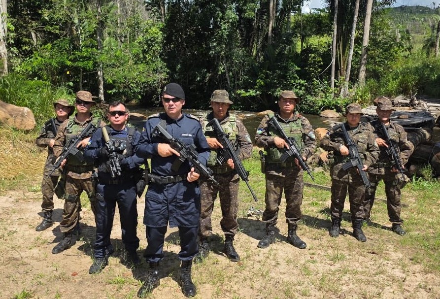 GUAJARÁ-MIRIM: Comandante-Geral da PM visita bases de policiamento no Parque Estadual