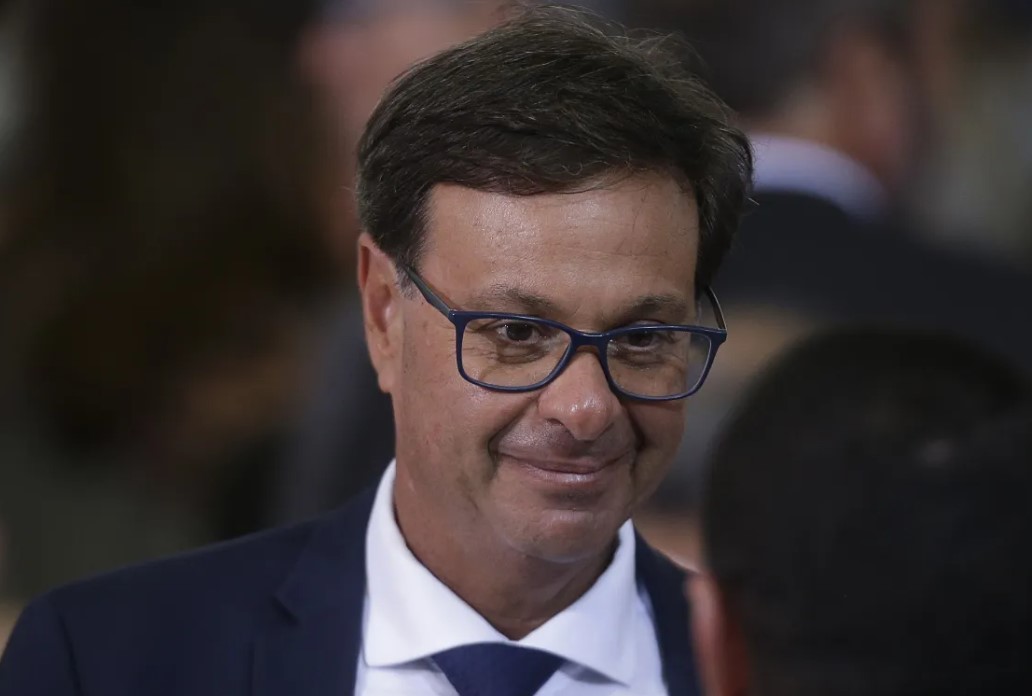 TENTOU FUGIR: Polícia Federal prende ex-ministro sanfoneiro em Recife