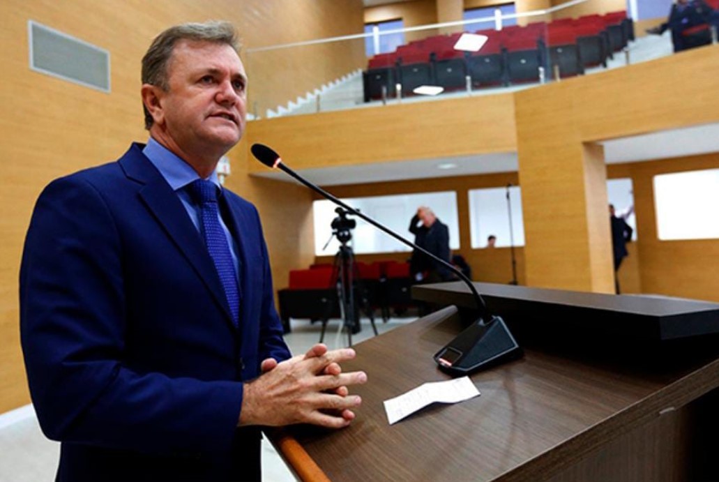 LUIZINHO GOEBEL: Deputado cobra reforma de escola em distrito de Presidente Médici