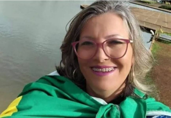 DEU RUIM! : Foragida após 8 de janeiro é presa ao tentar emitir nova identidade