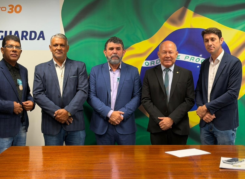 CHRISÓSTOMO: Deputado recebe prefeitos de RO e reforça compromisso com desenvolvimento