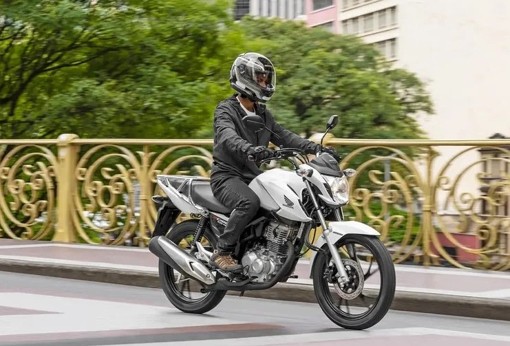 ESTUDO: Metade dos donos de motos no Brasil não tem CNH