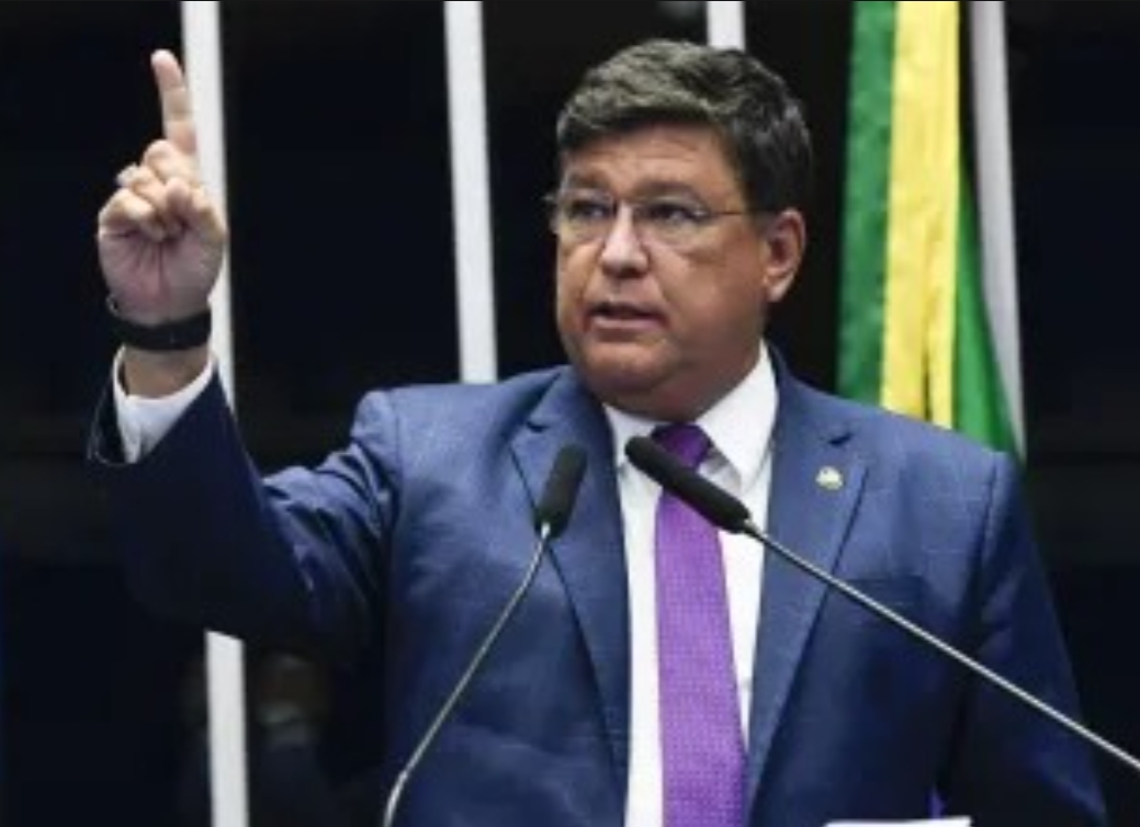 CONTRA A DEMOCRACIA: Senador do PSD propõe projeto para legalizar crimes de golpe de Estado