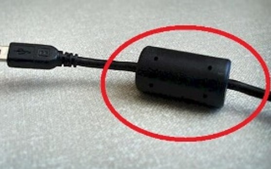 NÚCLEO DE FERRITE: Qual a função do cilindro no cabo do seu carregador?
