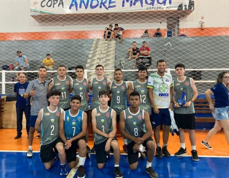 CAMPEÕES: Equipe de voleibol vilhenense conquista ouro em competição em MT