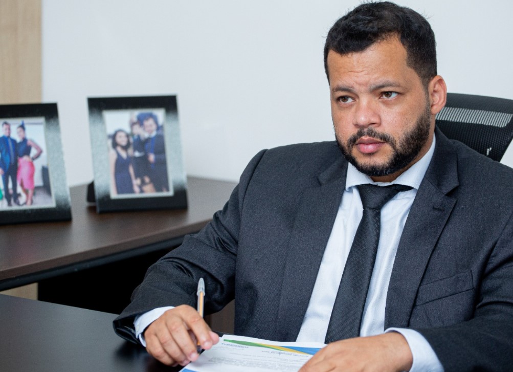 EDEVALDO NEVES: Deputado cobra contratação de médicos especialistas em transplante renal