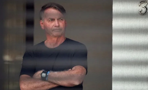 VEJA QUAIS: Laudo da PF aponta que Bolsonaro possui sete doenças crônicas