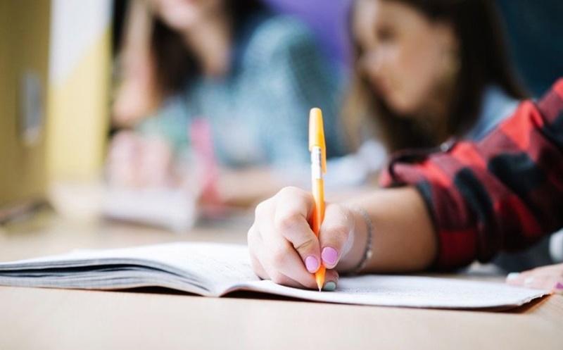 MÉDIO E SUPERIOR: Edital de processo seletivo com mais de mil vagas para área de saúde é publicado